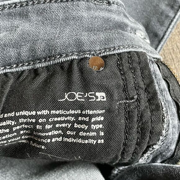 Women’s Joe’s Jeans, Medium-Gray Wash, Cropped, Rolled-Ankle Jeans. Size 26. - Picture 3 of 5